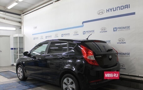 Hyundai Solaris II рестайлинг, 2015 год, 830 000 рублей, 2 фотография