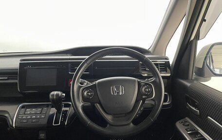 Honda Stepwgn IV, 2016 год, 2 499 000 рублей, 16 фотография