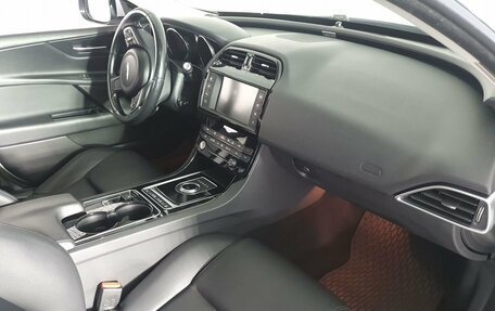 Jaguar XE I рестайлинг, 2016 год, 1 753 000 рублей, 8 фотография