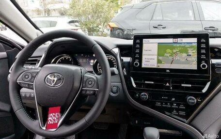 Toyota Camry, 2021 год, 3 950 000 рублей, 10 фотография
