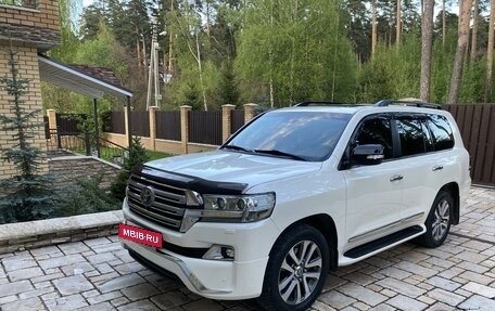 Toyota Land Cruiser 200, 2018 год, 7 600 000 рублей, 8 фотография
