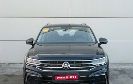 Volkswagen Tiguan II, 2023 год, 4 799 000 рублей, 3 фотография