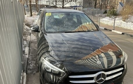 Mercedes-Benz B-Класс, 2019 год, 2 900 000 рублей, 1 фотография