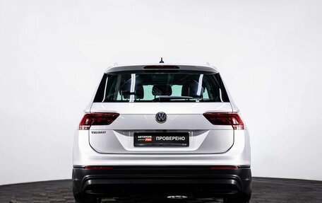 Volkswagen Tiguan II, 2018 год, 2 299 000 рублей, 5 фотография