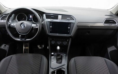 Volkswagen Tiguan II, 2018 год, 2 299 000 рублей, 16 фотография