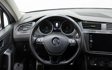 Volkswagen Tiguan II, 2018 год, 2 299 000 рублей, 17 фотография