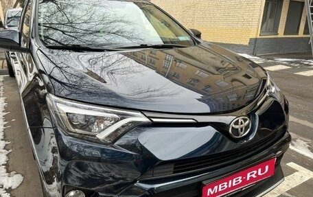 Toyota RAV4, 2019 год, 2 650 000 рублей, 4 фотография