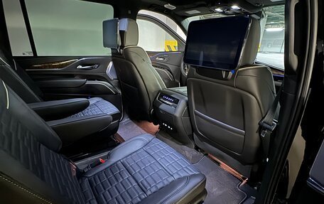 Cadillac Escalade V, 2023 год, 19 500 000 рублей, 23 фотография
