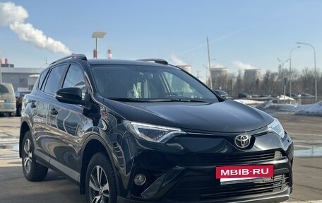 Toyota RAV4, 2018 год, 3 фотография