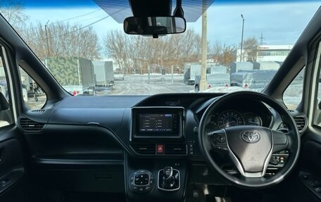 Toyota Voxy III, 2017 год, 2 135 000 рублей, 27 фотография