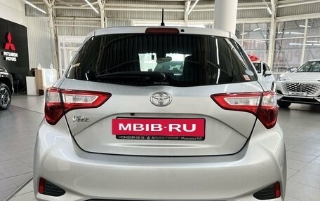 Toyota Vitz, 2018 год, 1 220 000 рублей, 6 фотография