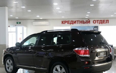 Toyota Highlander III, 2013 год, 1 899 000 рублей, 4 фотография