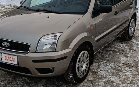 Ford Fusion I, 2004 год, 590 000 рублей, 2 фотография