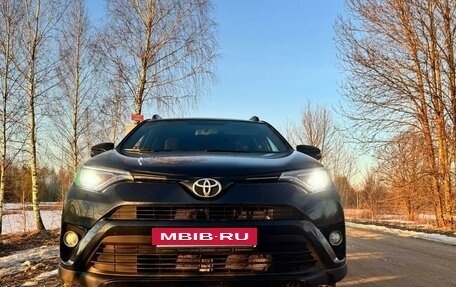 Toyota RAV4, 2018 год, 2 890 000 рублей, 3 фотография