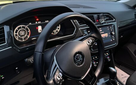 Volkswagen Tiguan II, 2019 год, 2 720 000 рублей, 19 фотография