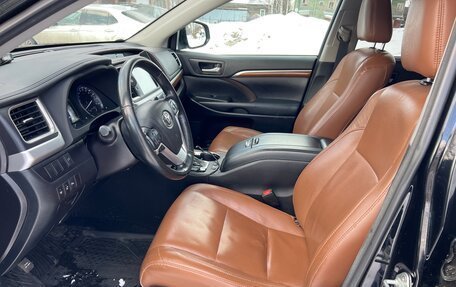 Toyota Highlander III, 2018 год, 4 050 000 рублей, 2 фотография