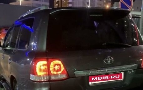 Toyota Land Cruiser 200, 2011 год, 3 500 000 рублей, 2 фотография