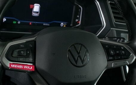 Volkswagen Tiguan II, 2021 год, 3 403 300 рублей, 17 фотография