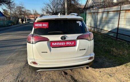 Toyota RAV4, 2019 год, 2 350 000 рублей, 4 фотография