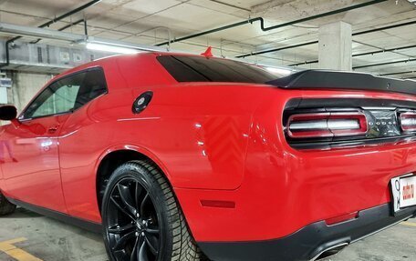 Dodge Challenger III рестайлинг 2, 2017 год, 3 490 000 рублей, 8 фотография