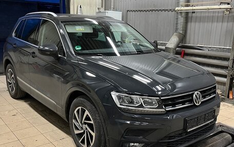 Volkswagen Tiguan II, 2018 год, 2 580 000 рублей, 8 фотография