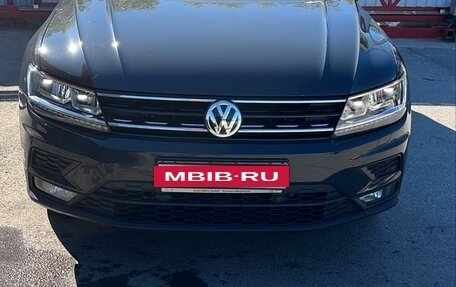 Volkswagen Tiguan II, 2018 год, 2 580 000 рублей, 6 фотография