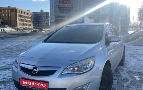 Opel Astra J, 2011 год, 740 000 рублей, 1 фотография