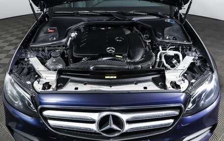Mercedes-Benz E-Класс, 2019 год, 4 350 000 рублей, 9 фотография