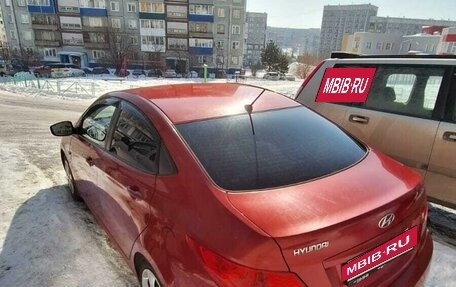 Hyundai Solaris II рестайлинг, 2011 год, 800 000 рублей, 4 фотография