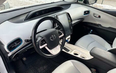 Toyota Prius IV XW50, 2018 год, 2 179 000 рублей, 9 фотография