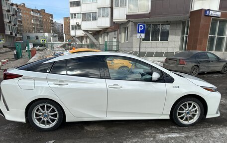 Toyota Prius IV XW50, 2018 год, 2 179 000 рублей, 5 фотография