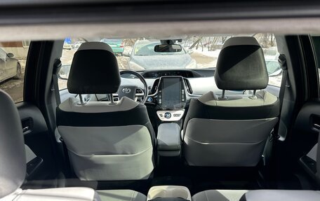Toyota Prius IV XW50, 2018 год, 2 179 000 рублей, 13 фотография