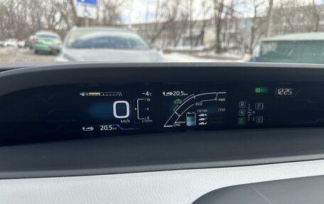Toyota Prius IV XW50, 2018 год, 2 179 000 рублей, 20 фотография