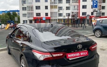 Toyota Camry, 2020 год, 3 399 000 рублей, 2 фотография