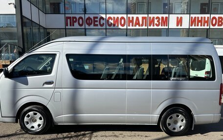 Toyota HiAce H200, 2010 год, 1 980 000 рублей, 4 фотография