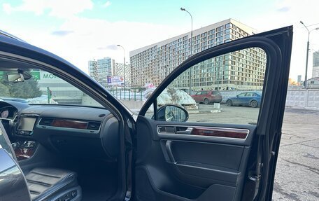 Volkswagen Touareg III, 2011 год, 2 600 000 рублей, 18 фотография
