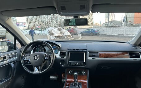 Volkswagen Touareg III, 2011 год, 2 600 000 рублей, 29 фотография