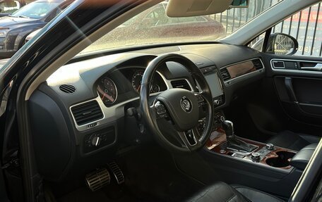 Volkswagen Touareg III, 2011 год, 2 600 000 рублей, 30 фотография