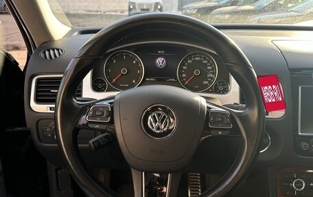 Volkswagen Touareg III, 2011 год, 2 600 000 рублей, 31 фотография