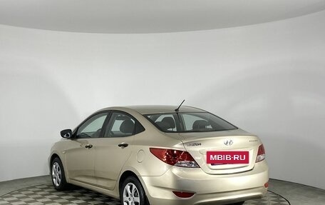 Hyundai Solaris II рестайлинг, 2011 год, 930 000 рублей, 7 фотография