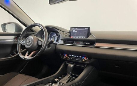 Mazda 6, 2019 год, 2 420 000 рублей, 17 фотография