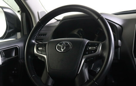 Toyota Land Cruiser Prado 150 рестайлинг 2, 2022 год, 6 289 000 рублей, 17 фотография