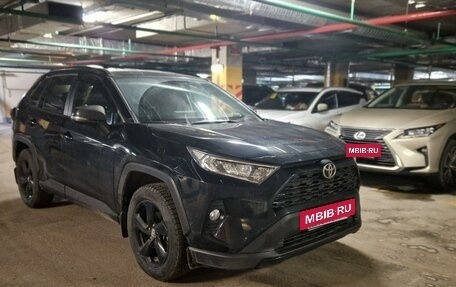 Toyota RAV4, 2021 год, 3 650 000 рублей, 8 фотография