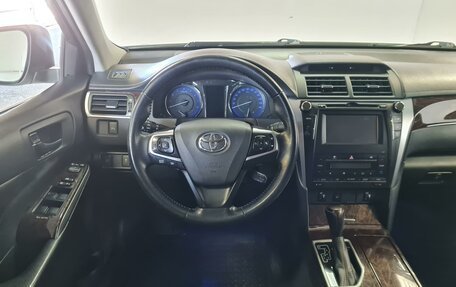 Toyota Camry, 2017 год, 2 150 000 рублей, 15 фотография