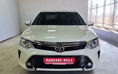 Toyota Camry, 2017 год, 2 150 000 рублей, 2 фотография