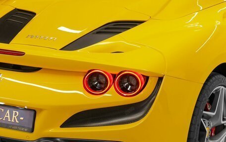 Ferrari F8, 2023 год, 48 000 000 рублей, 14 фотография