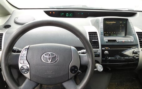 Toyota Prius, 2006 год, 650 000 рублей, 4 фотография