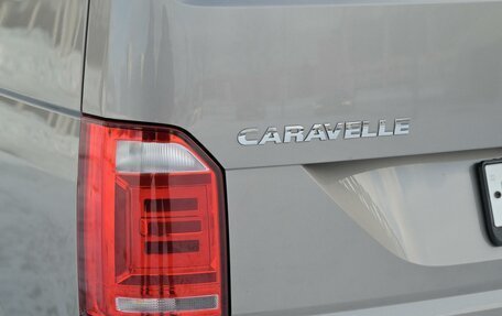 Volkswagen Caravelle T6 рестайлинг, 2017 год, 3 450 000 рублей, 21 фотография