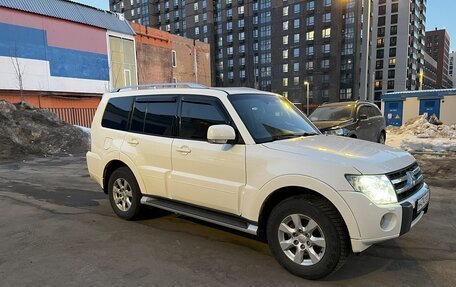 Mitsubishi Pajero IV, 2011 год, 1 985 000 рублей, 2 фотография