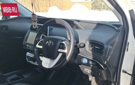 Toyota Prius IV XW50, 2016 год, 1 780 000 рублей, 6 фотография